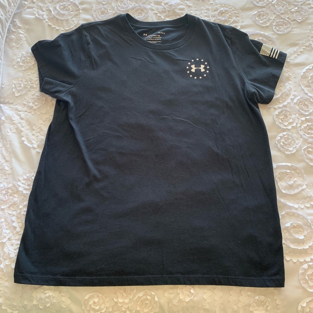 Under Armour top